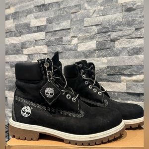 Black and White Mens 9 Timberland